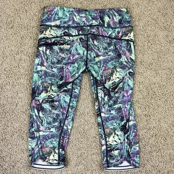 Lululemon run inspire crop II full on luxtreme iridescent multi sz 8 - Picture 6 of 9